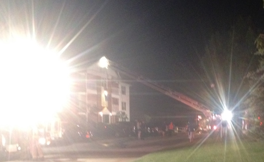 Fire erupts at apartment complex in North Royalton