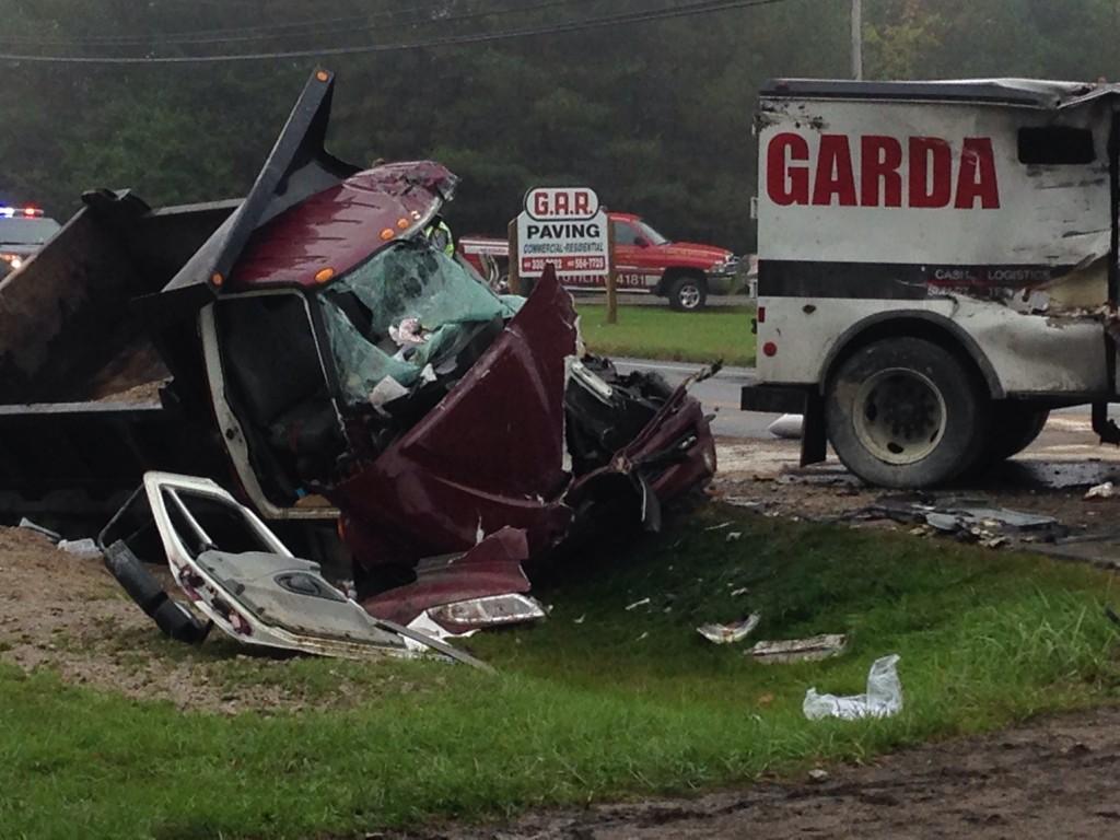 Four people hurt in Geauga County crash
