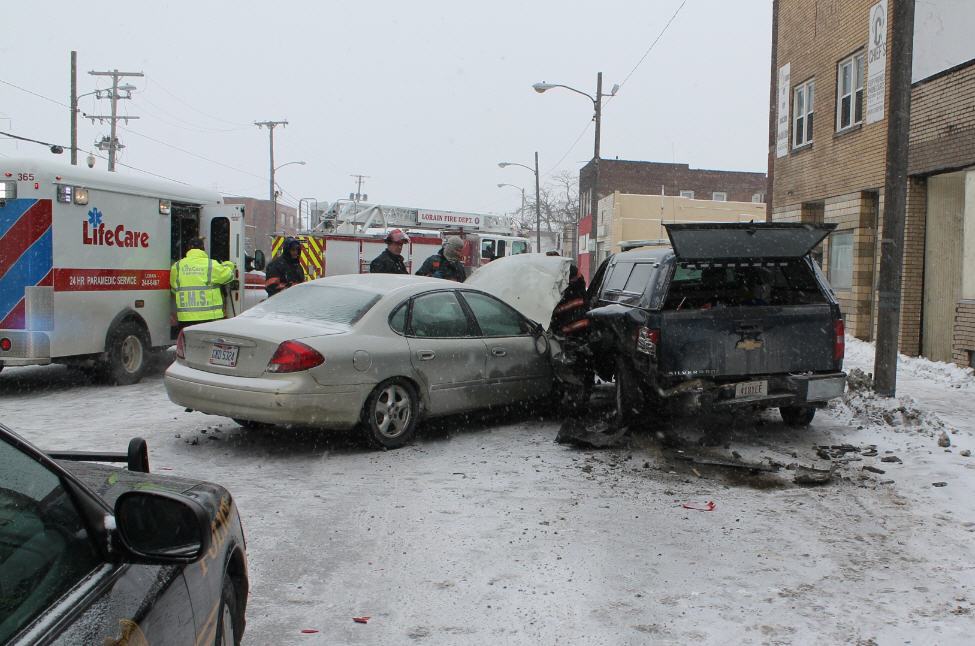 Lorain 3car crash critically injures city worker
