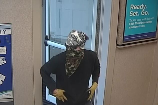 Police seeking suspect in Fifth Third Bank robbery | wkyc.com