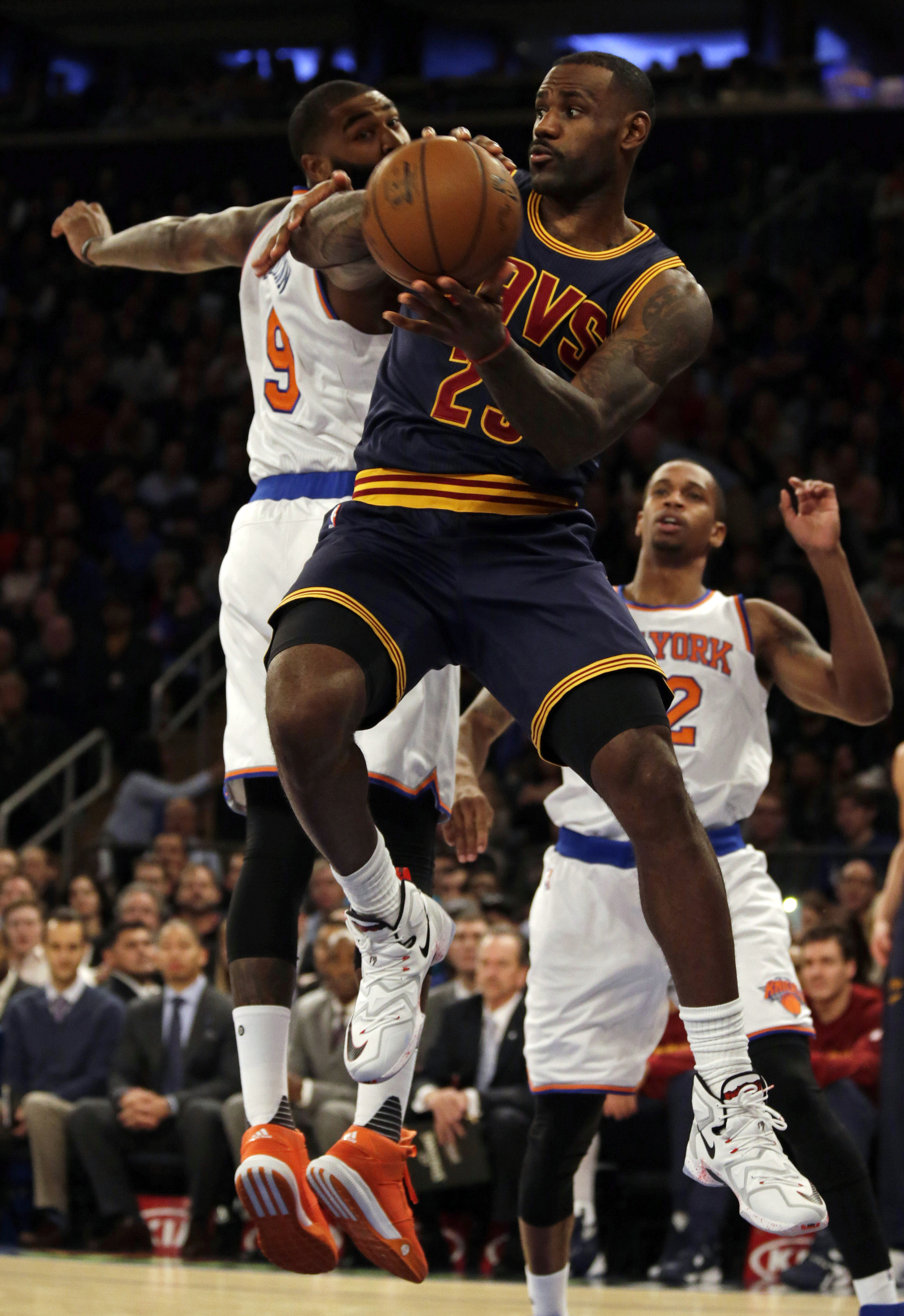 LeBron James Game Worn LeBron 14 Shoe (Vs. New York Knicks)