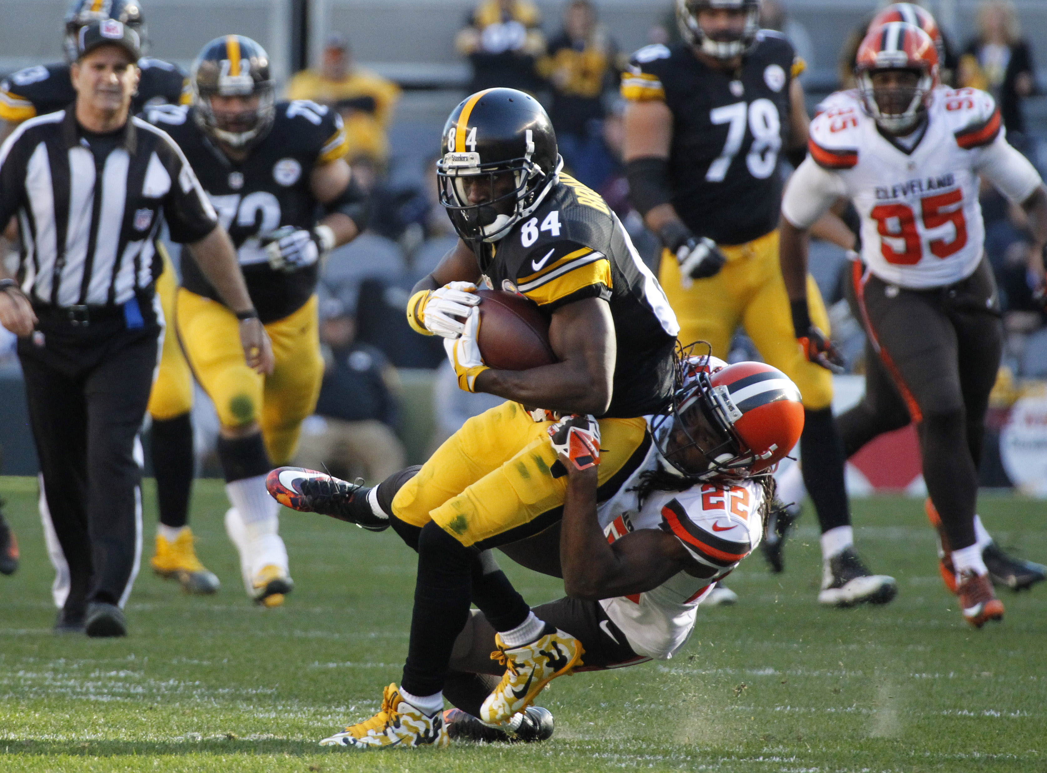 Manziel improves but Browns fall to Steelers 30-9