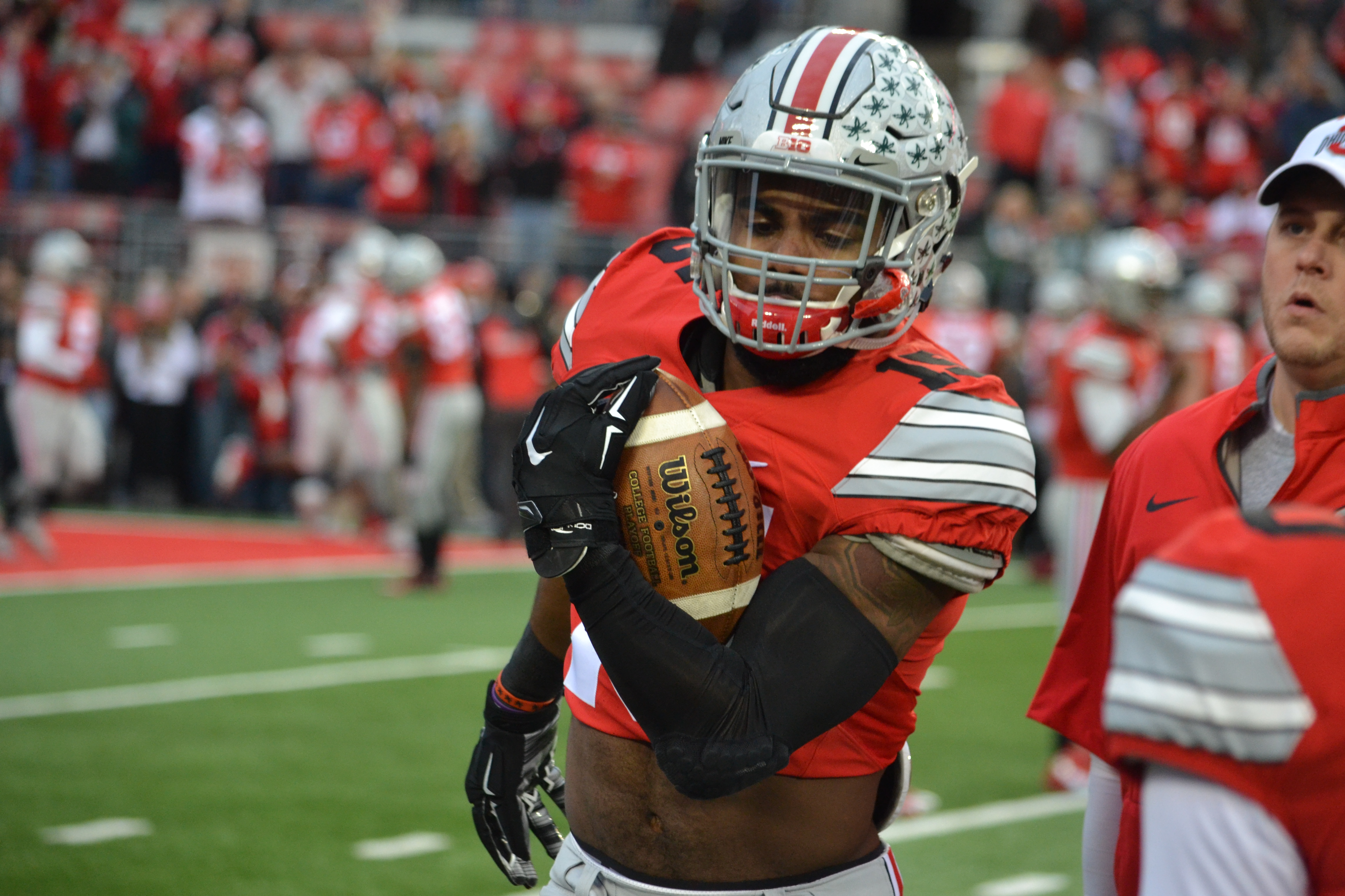 Ohio State's Ezekiel Elliott among college athletes playing the