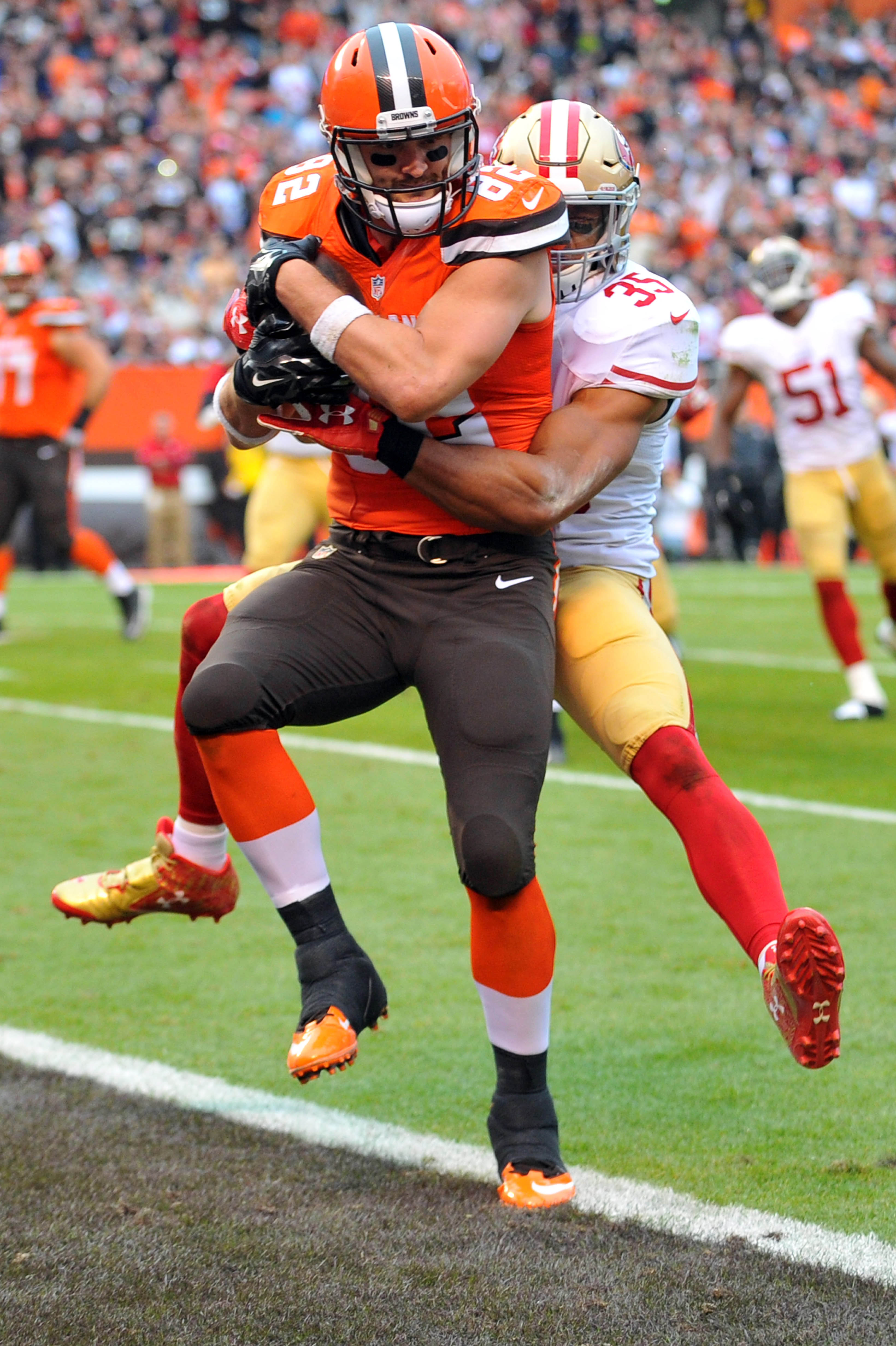 Gary Barnidge and the rest of the Browns tight ends have their own nickname  (and T-shirts) 