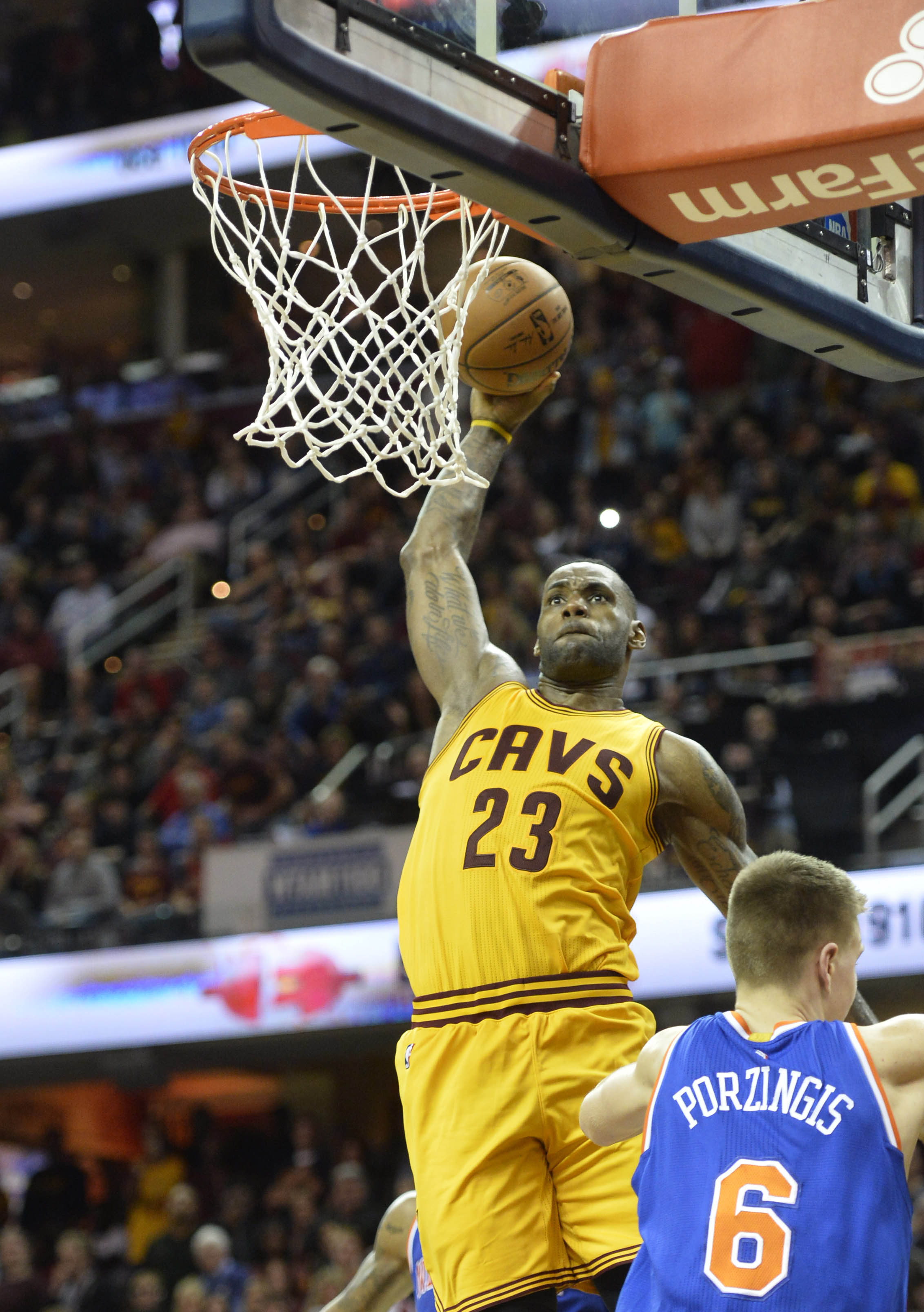 Watch LeBron dunk all over the Knicks