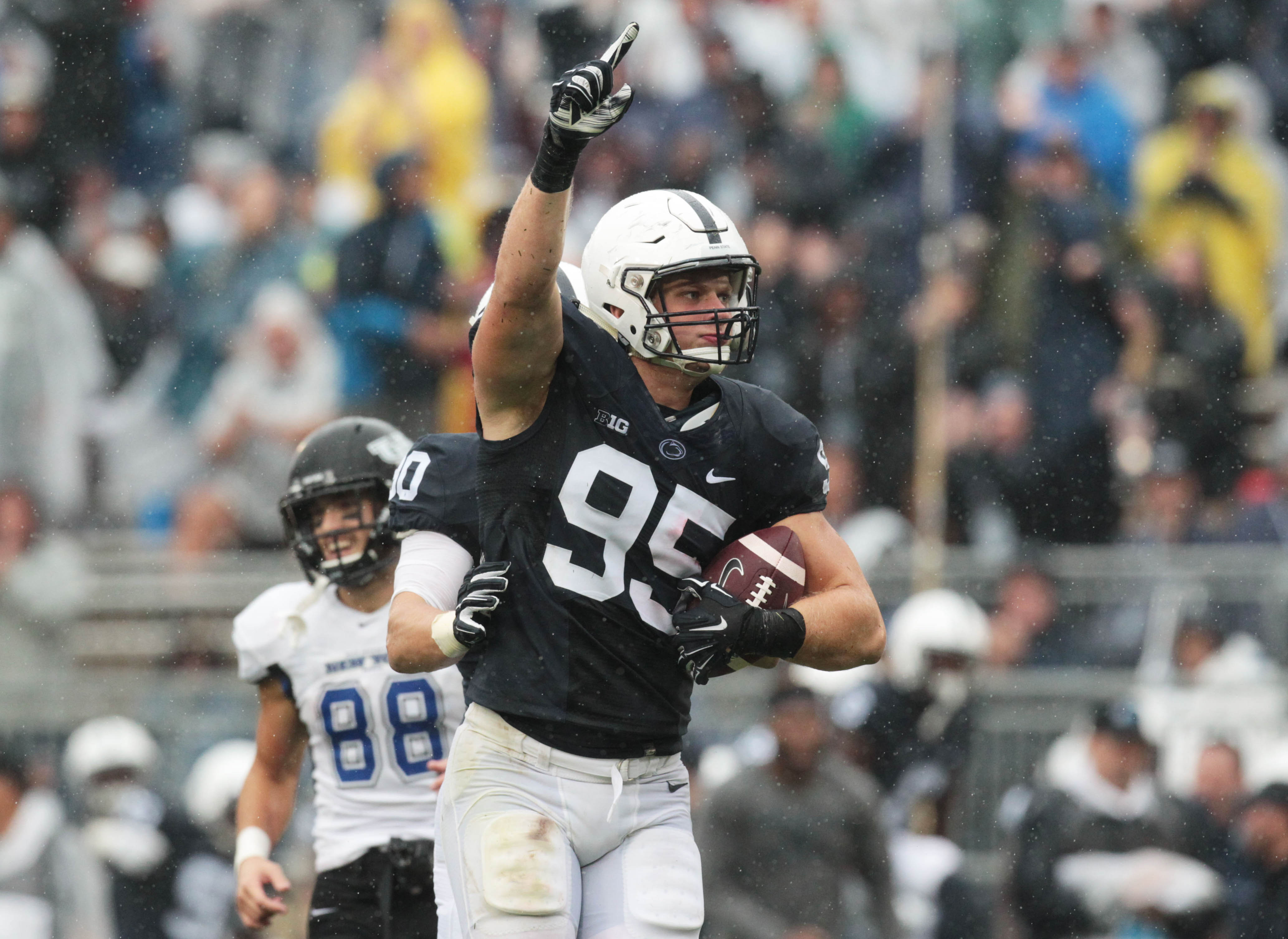 Carl Nassib returns to practice following personal day