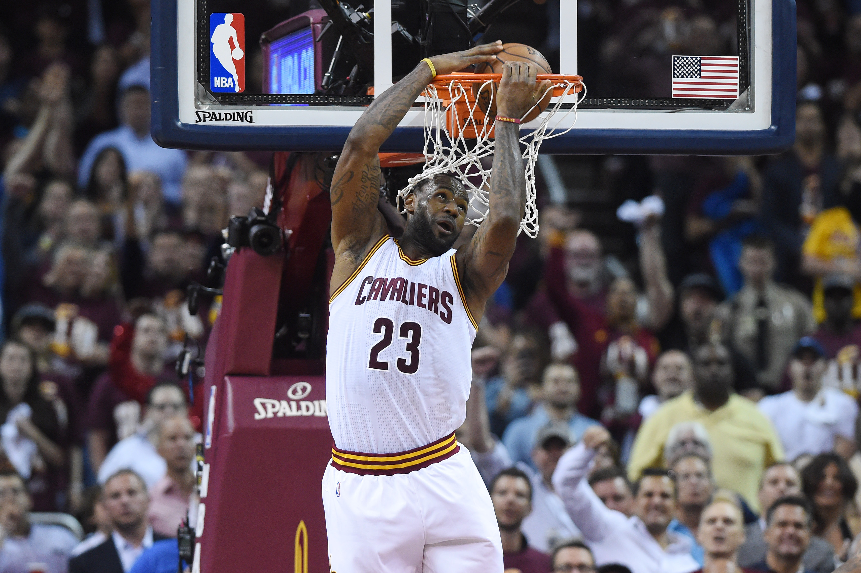 LeBron, Cavs hold on to win Game 3 over Golden State, Basketball