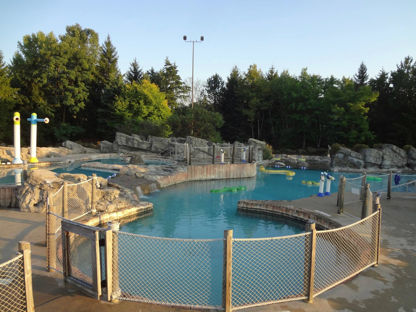 Inside Abandoned Seaworld Ohio Before And After Photos Go Viral Wkyc Com