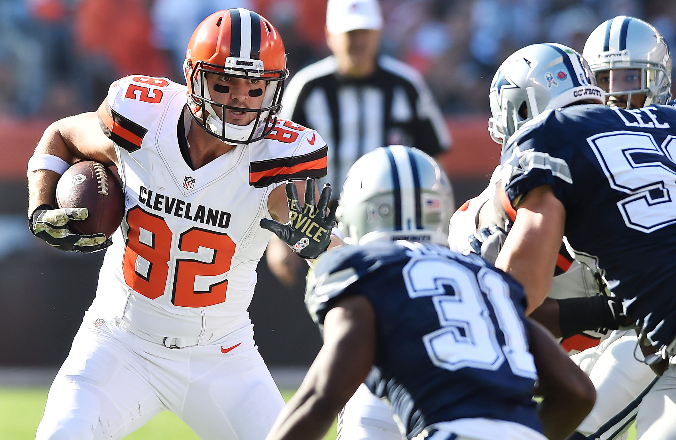 Gary Barnidge says Cleveland Browns must 'overcome adversity