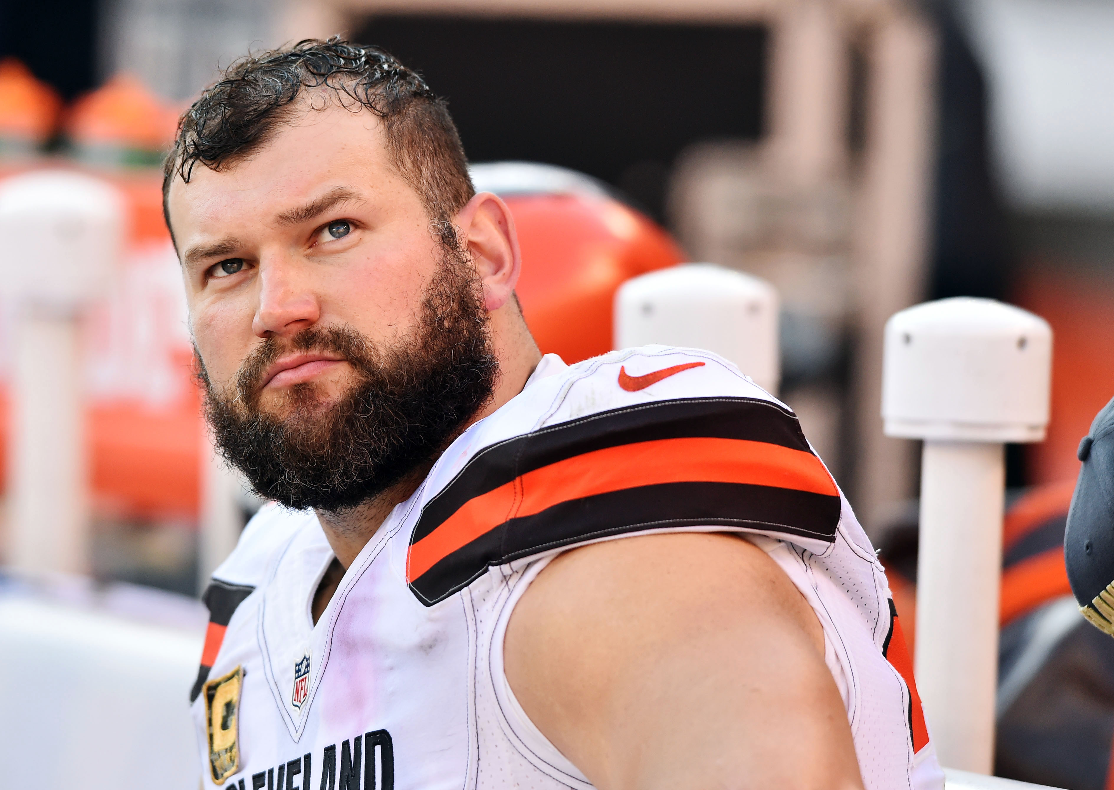 Cleveland Browns Pro Bowl left tackle Joe Thomas signs 7-year extension,  says team is 'building something special' 