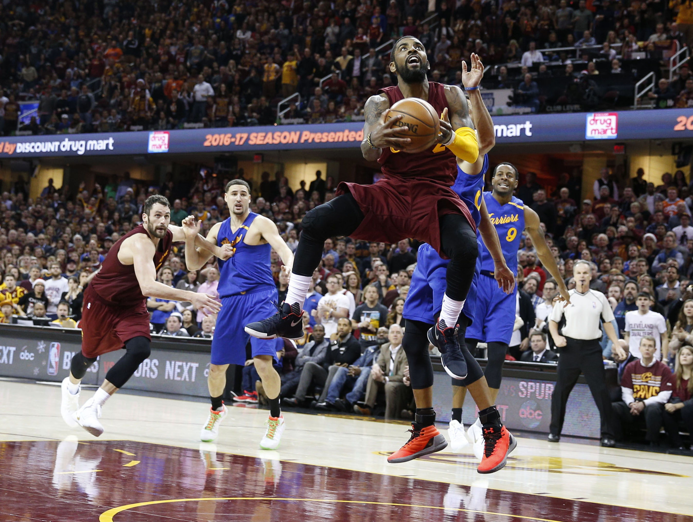 Cleveland Cavaliers' Kyrie Irving does it again vs. Golden State