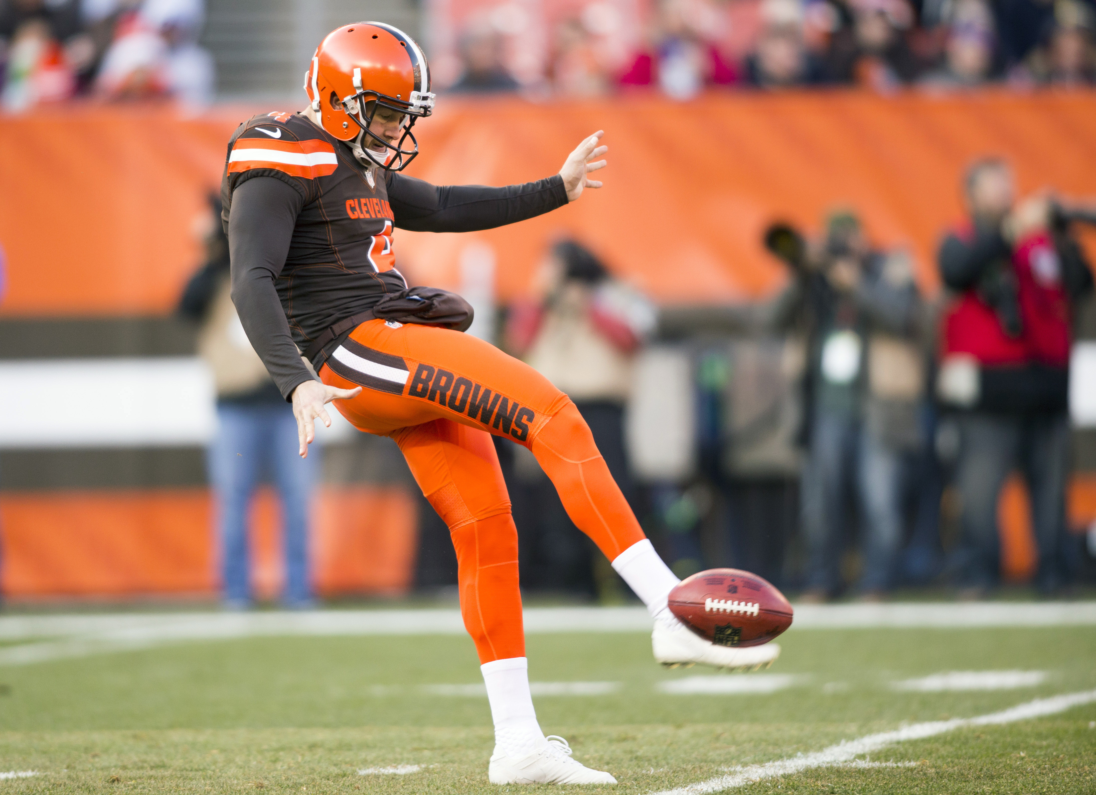 Cleveland Browns sign punter Britton Colquitt to contract extension