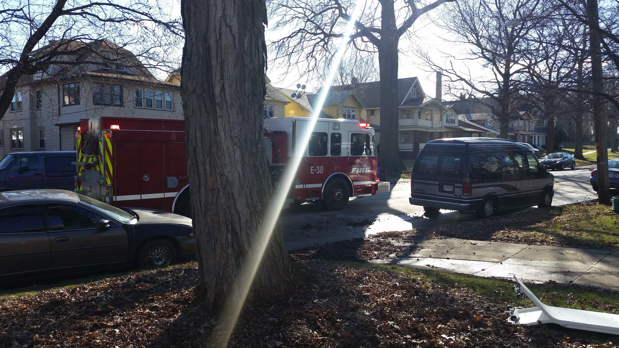 SWAT team ends standoff in Cleveland after suspect sets fire to house