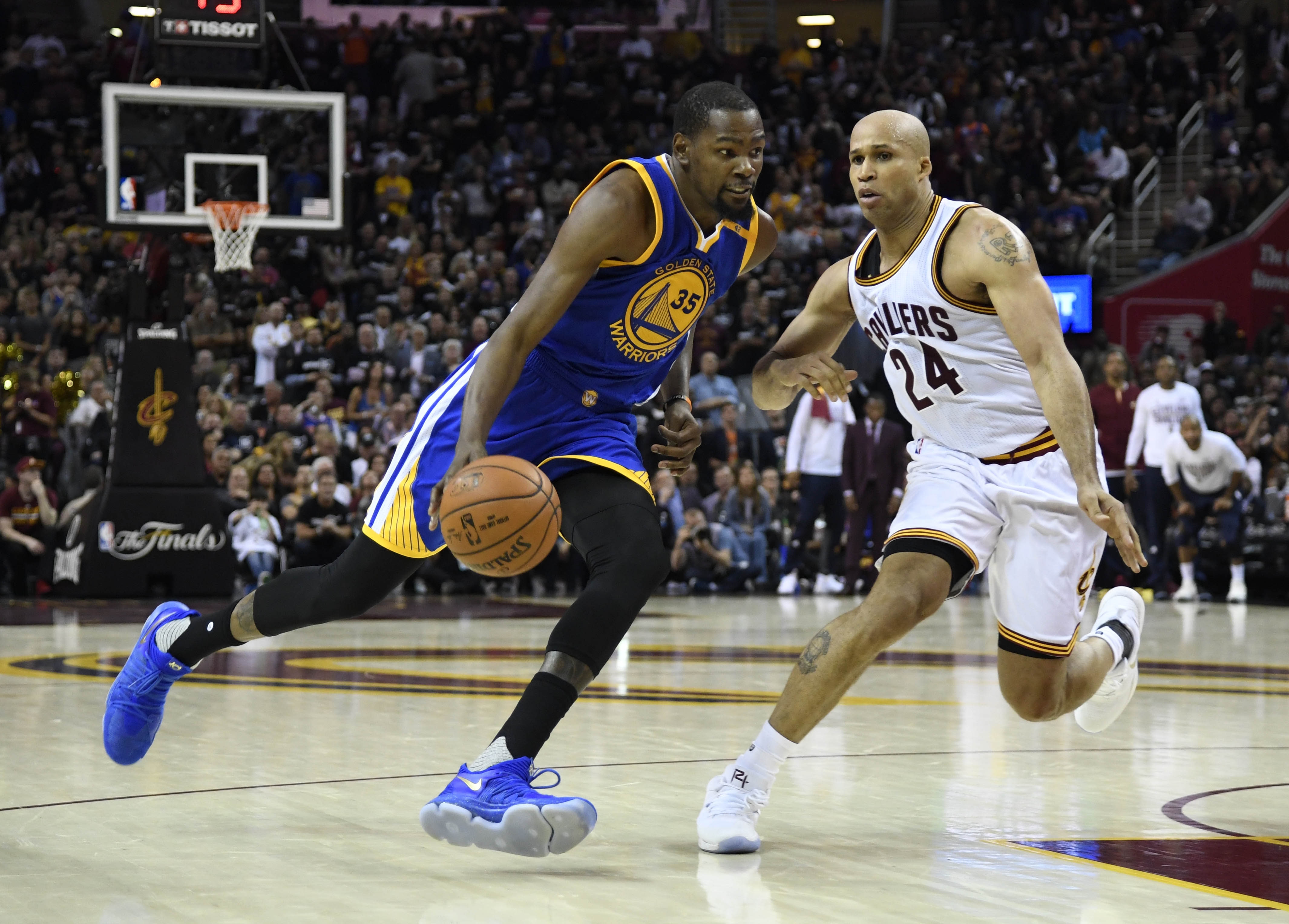 Richard Jefferson does what's necessary to help Cleveland Cavaliers