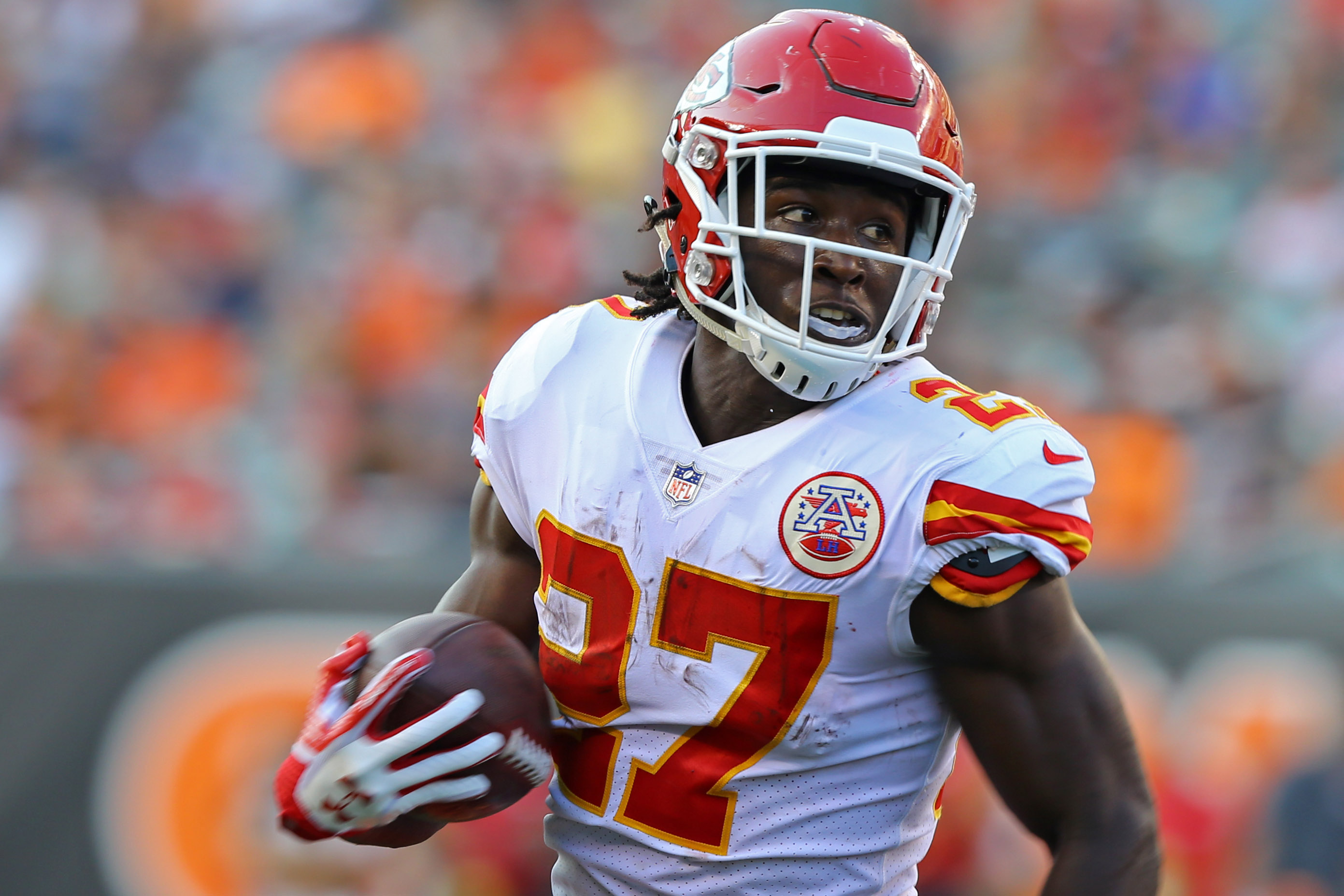 Kansas City Chiefs giving breakout star Kareem Hunt all the work