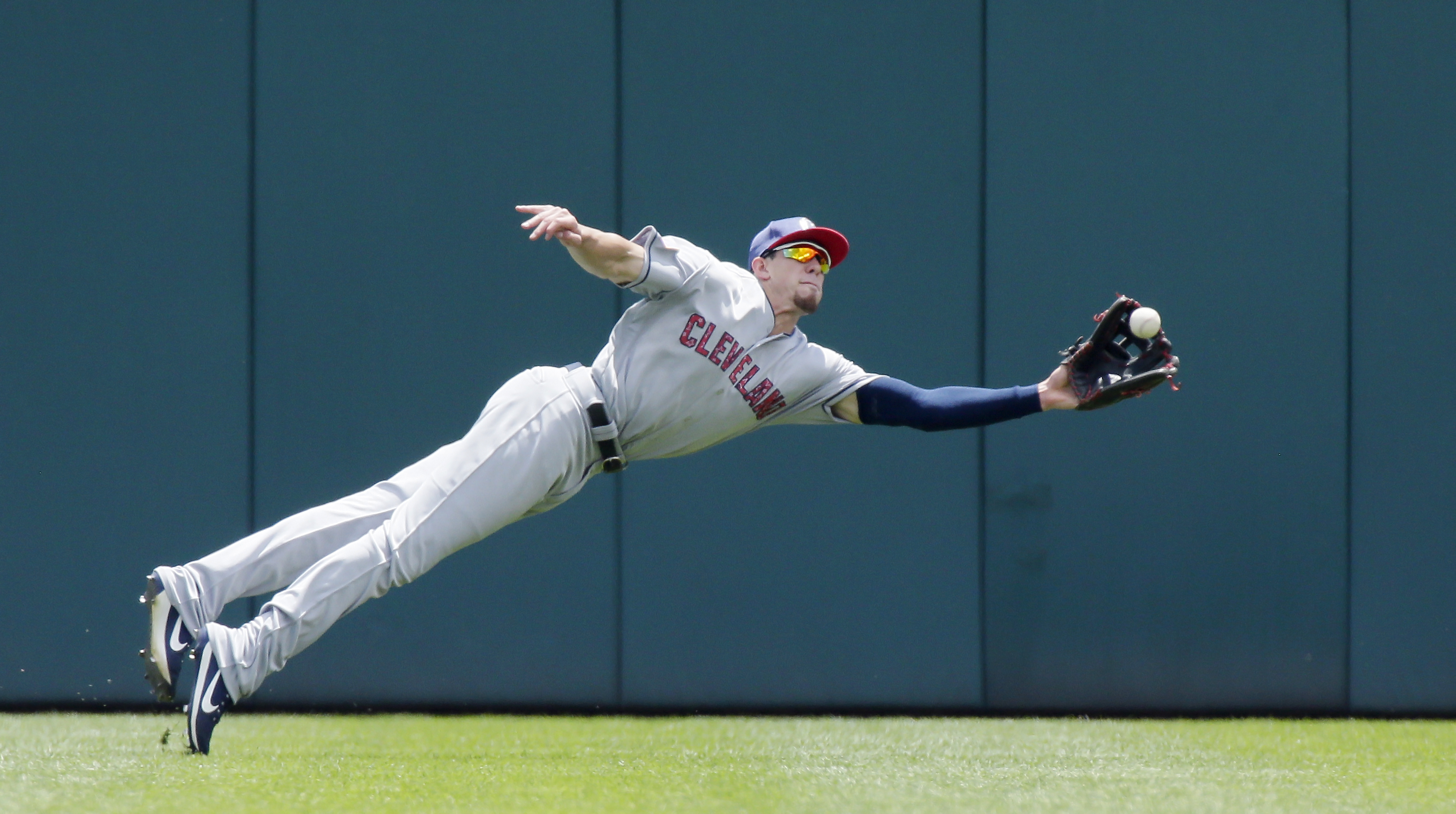 Jason Kipnis' inside-the-park HR sends Cleveland Indians past Kansas City  Royals, 12-5