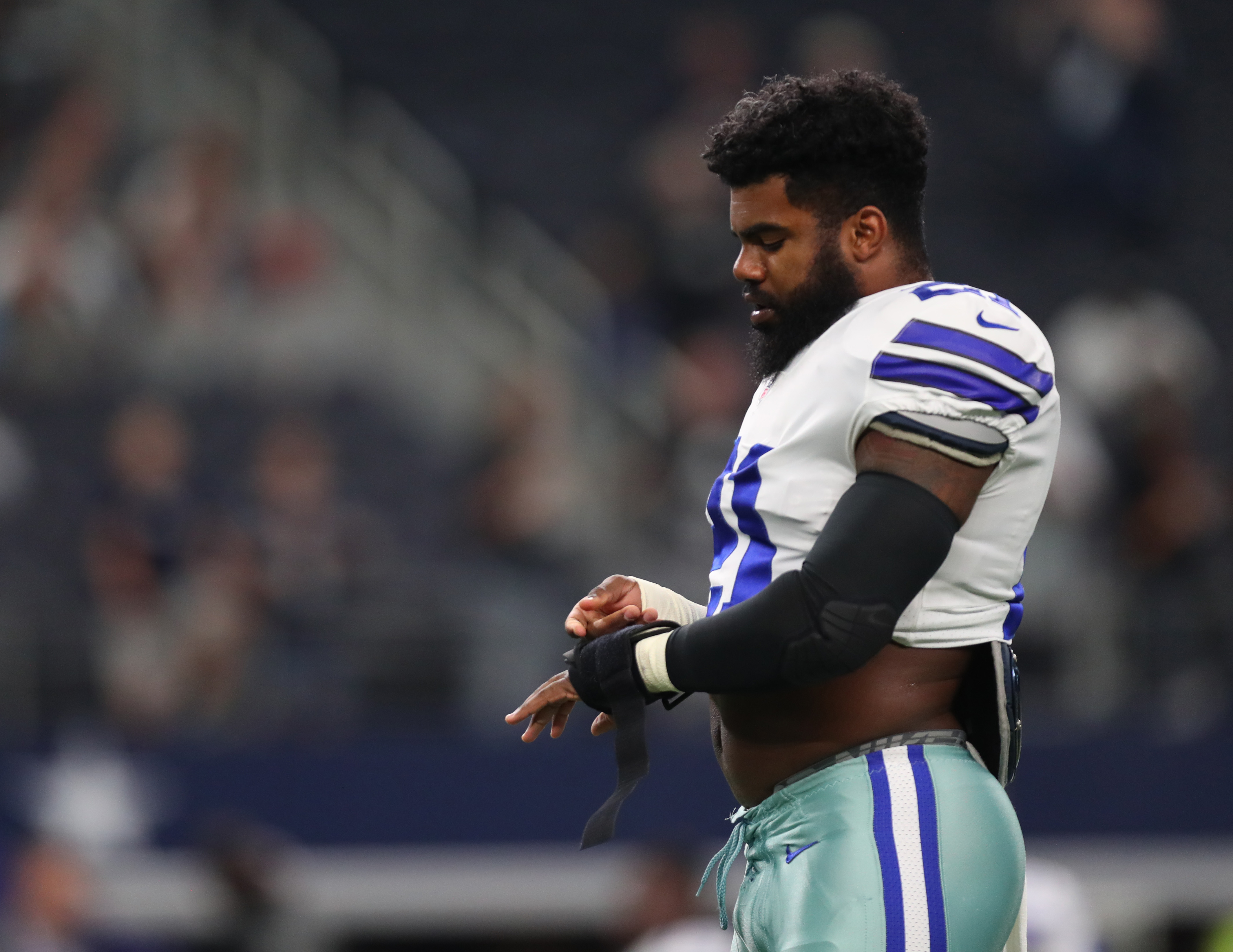 Court clears way for 6game suspension of Cowboys' Ezekiel Elliott