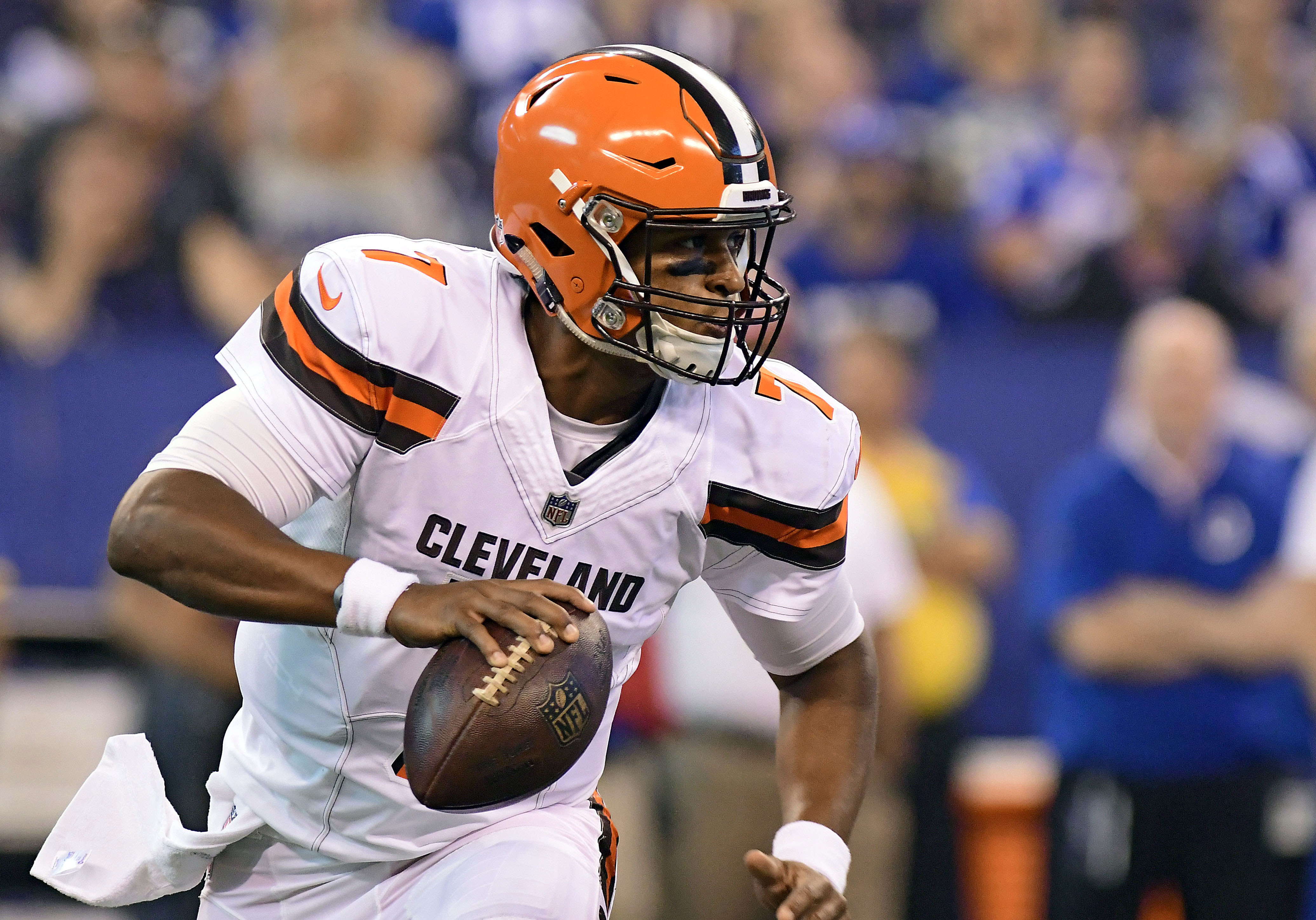 Cleveland Browns: DeShone Kizer helps and hurts team, himself