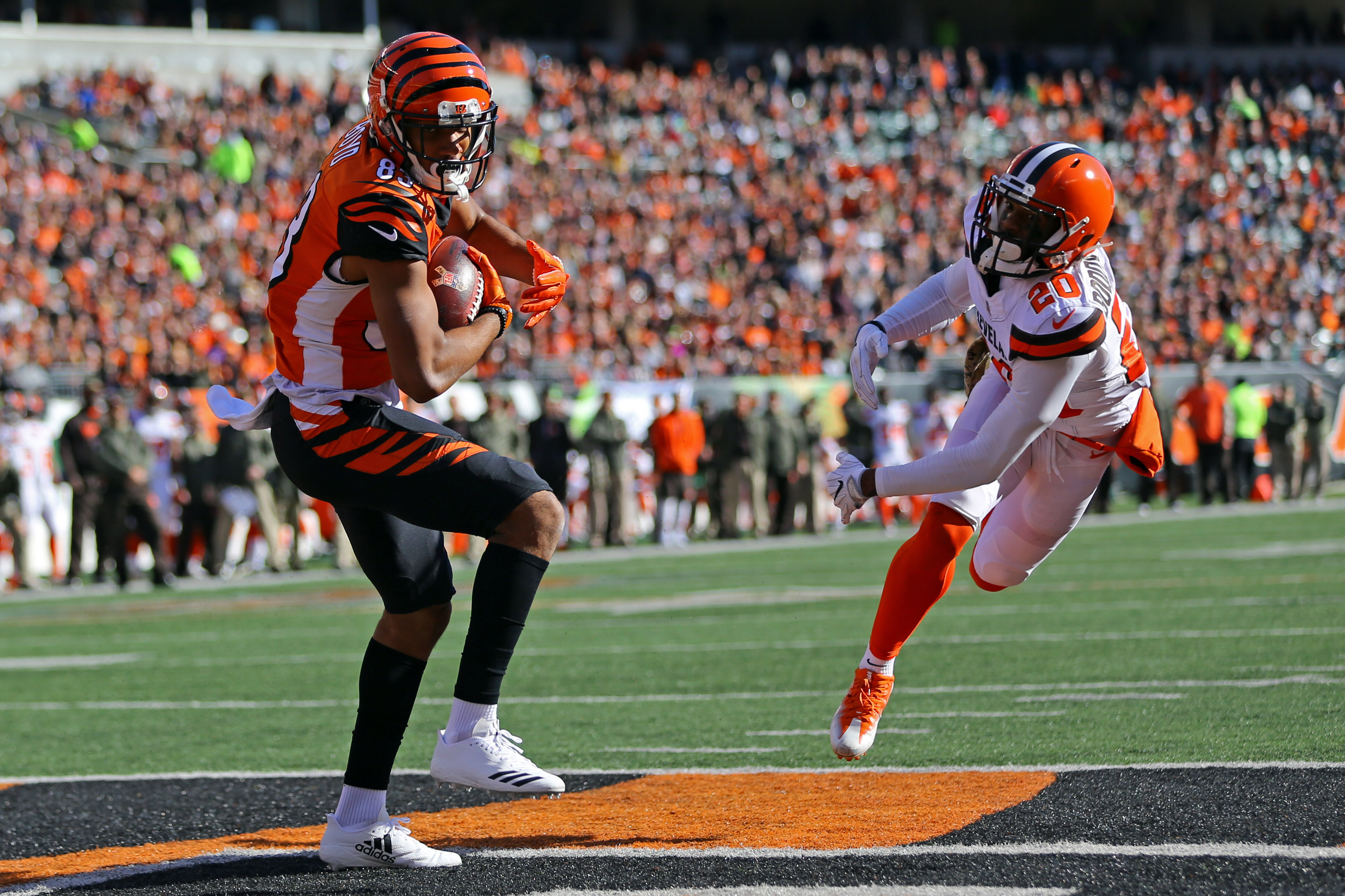 Cincinnati receiver Tyler Boyd evaluated for concussion after