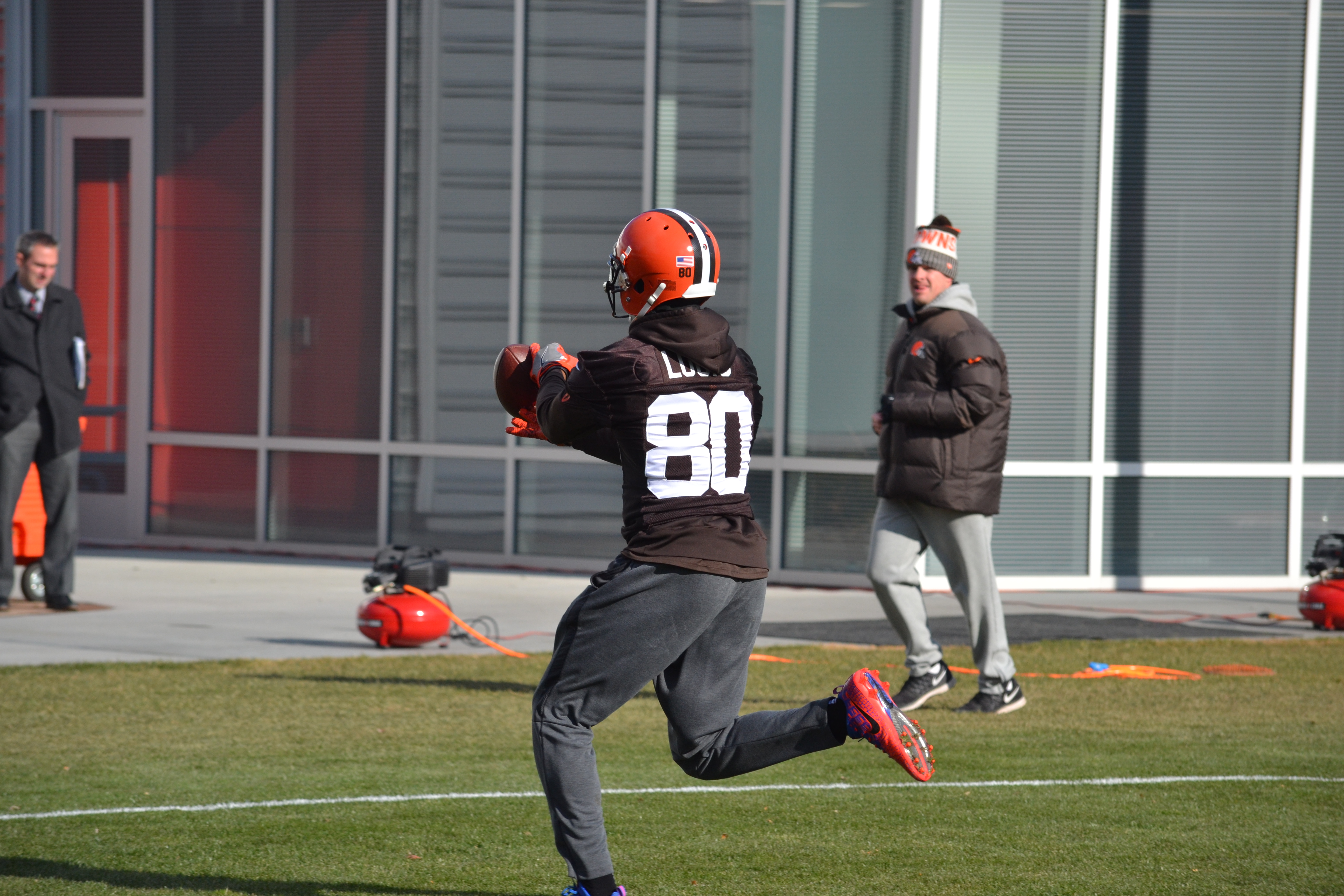 Browns fire VP Sashi Brown after 1-27 record in 2 years