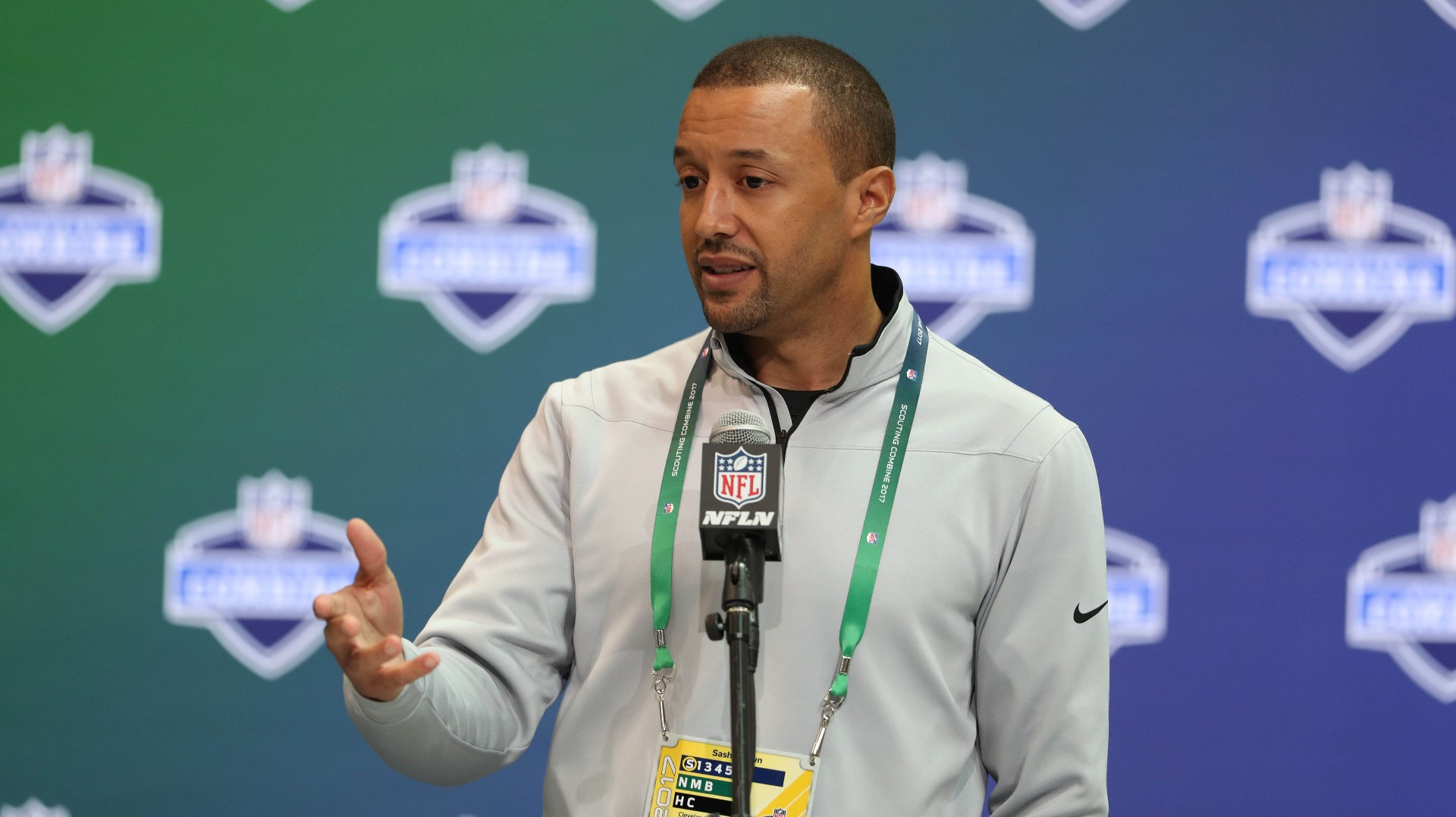 Browns fire VP Sashi Brown after 1-27 record in 2 years