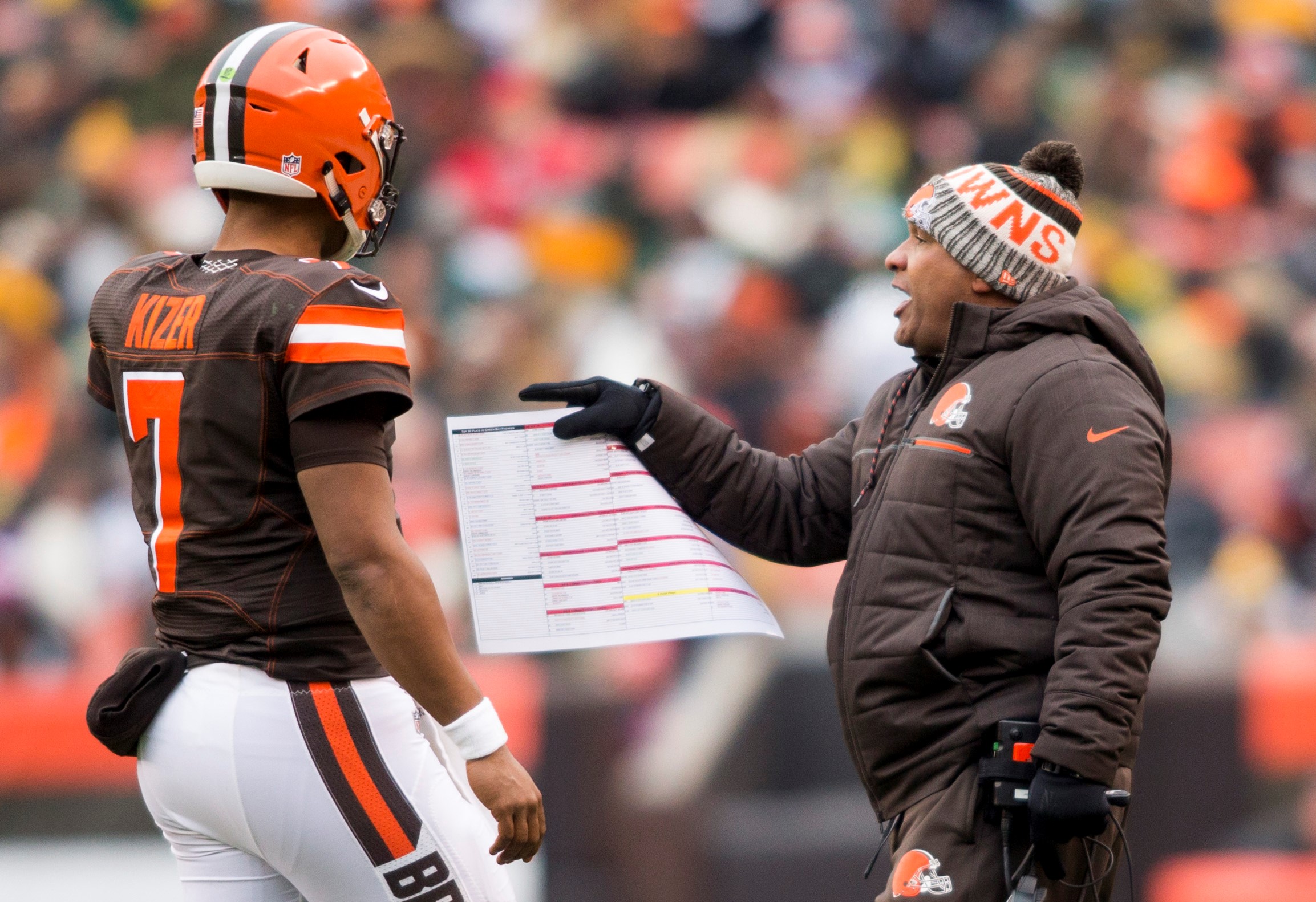 Cleveland Browns: Hue Jackson's clock management was worst in 2017