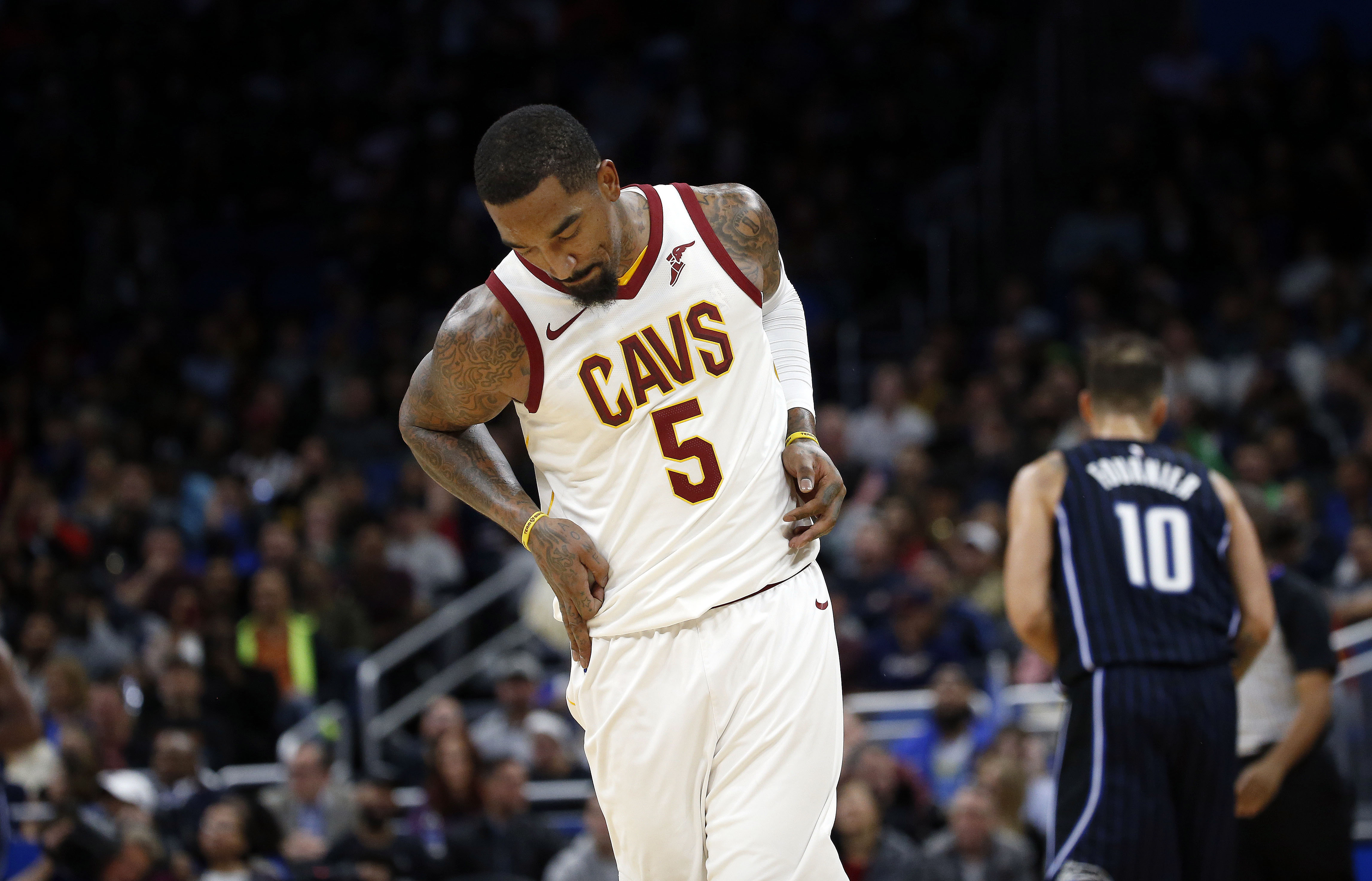 Cleveland's Love leaves game at Detroit with broken hand