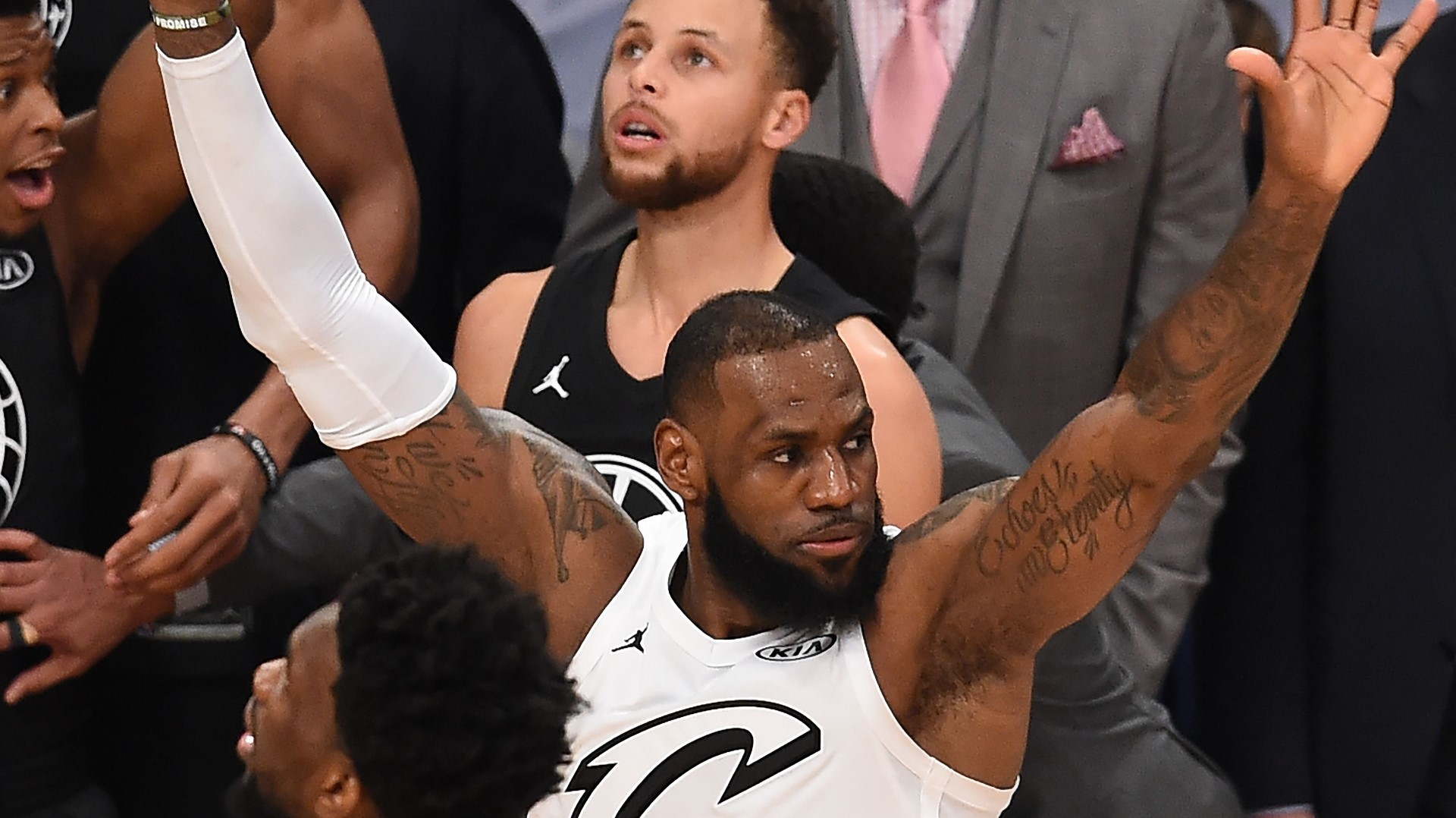 LeBron James stays undefeated in All-Star Game thanks to Steph