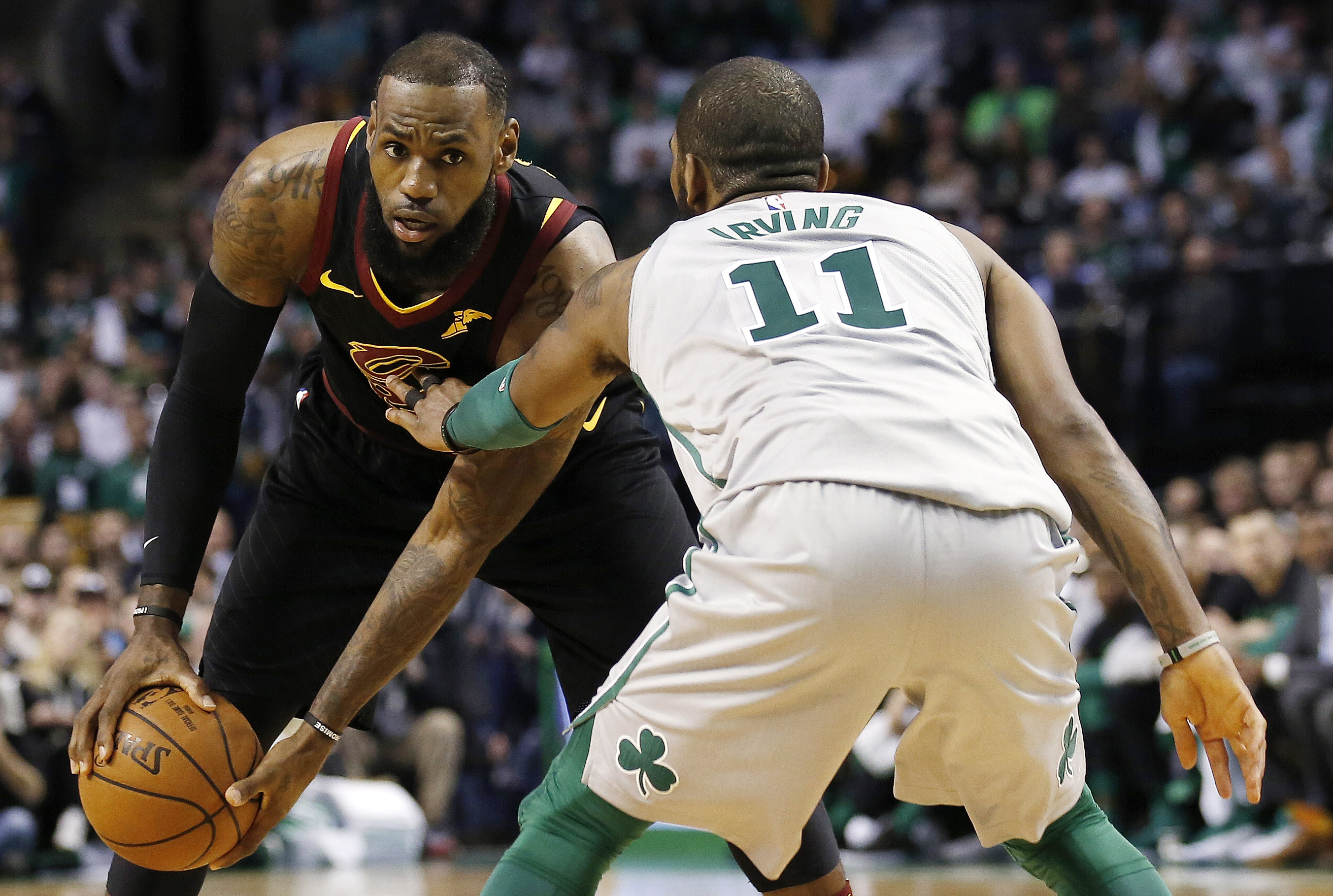 LeBron James returns to TD Garden in purple and gold alongside