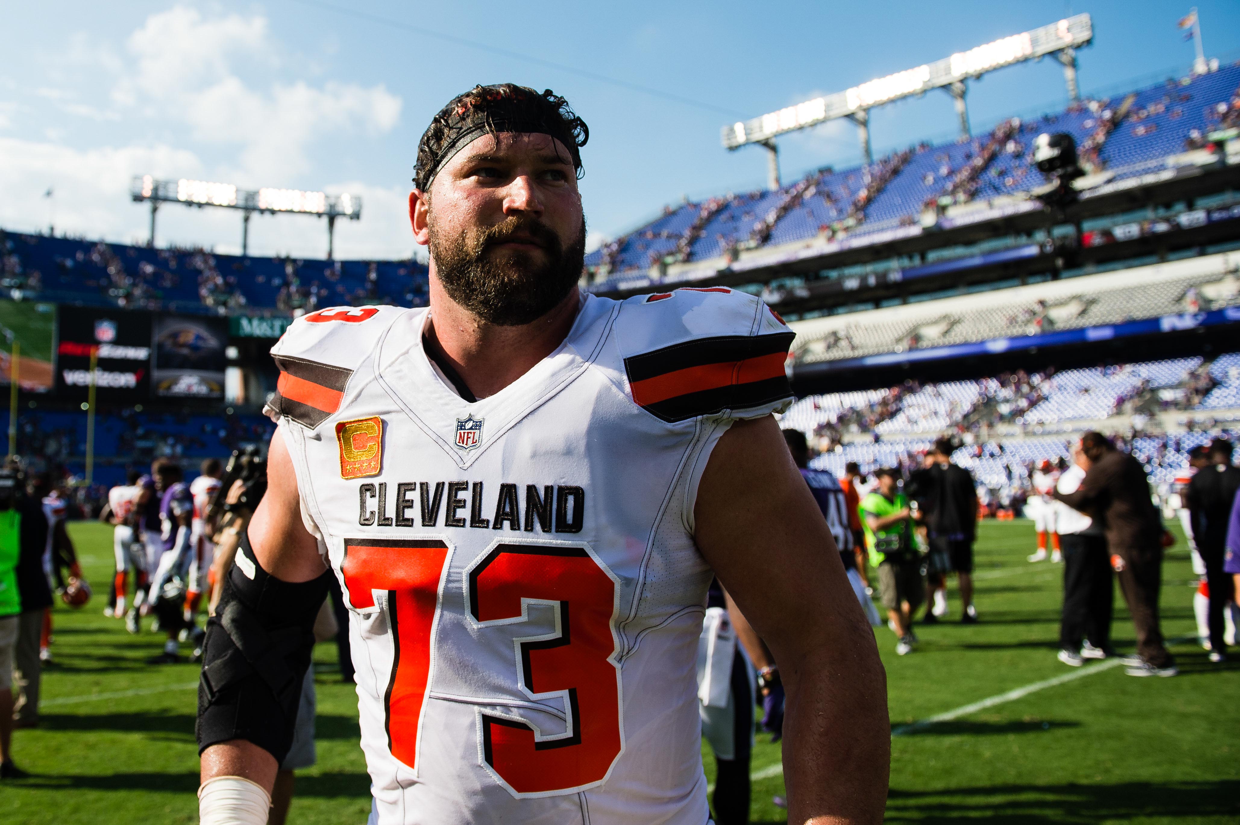 Cleveland Browns LT Joe Thomas pondering NFL future 