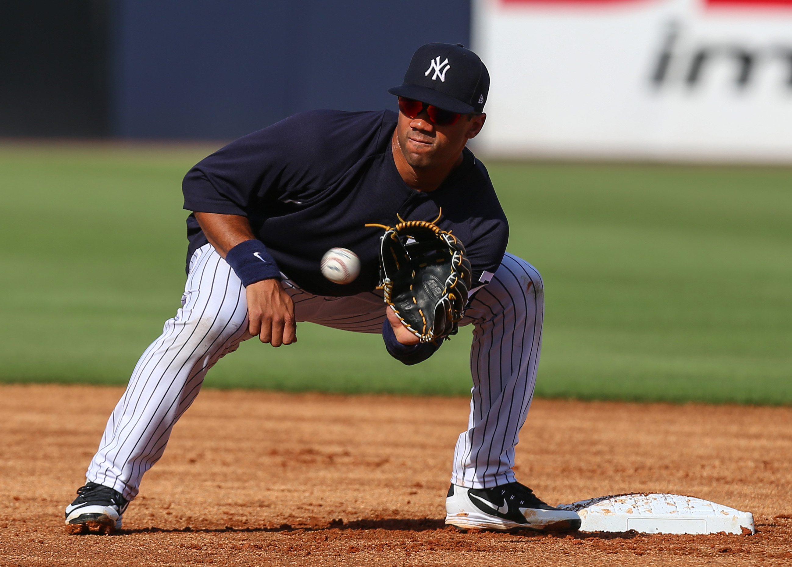 Pete Carroll: Curveballs giving Russell Wilson trouble with NY Yankees