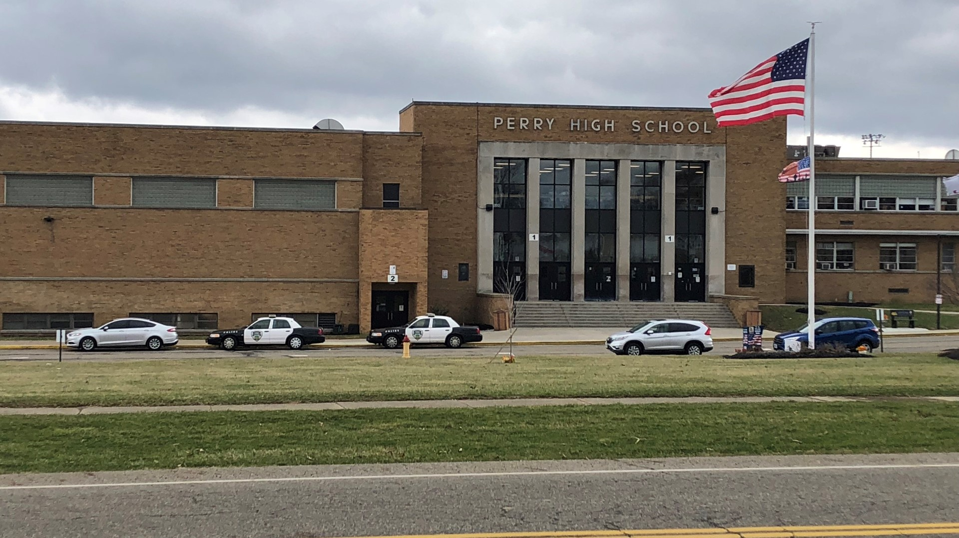 20+ students sickened by candy at Perry High School