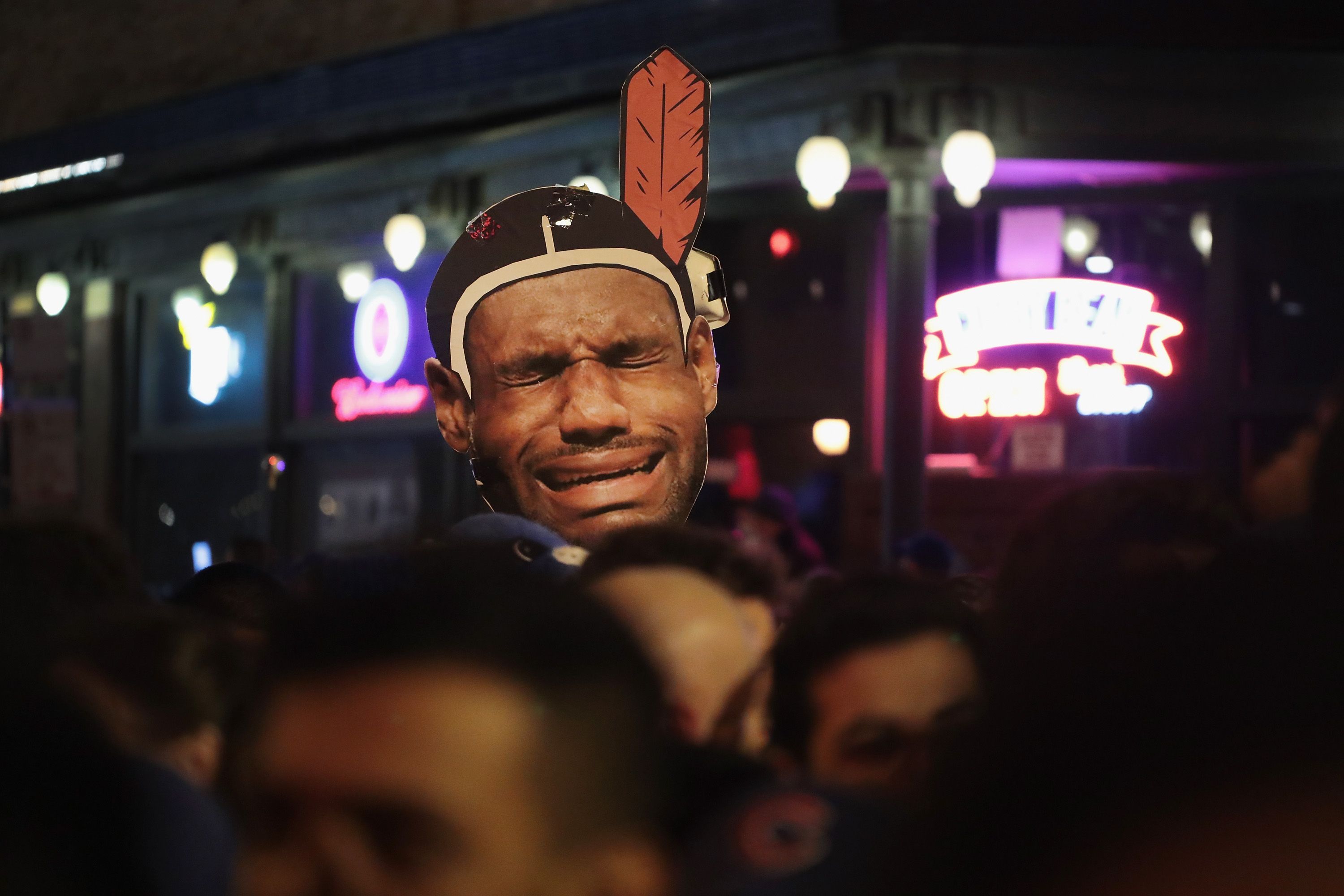 Cubs Fans Mock Lebron James After Beating Cleveland Indians Wkyc Cubs Fans Mock Lebron James After Beating Cleveland Indians Wkyc